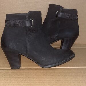 Sz 9 LUCA FERRI ANKLE BOOTS LEATHER BOOTIES COLOR BLACK